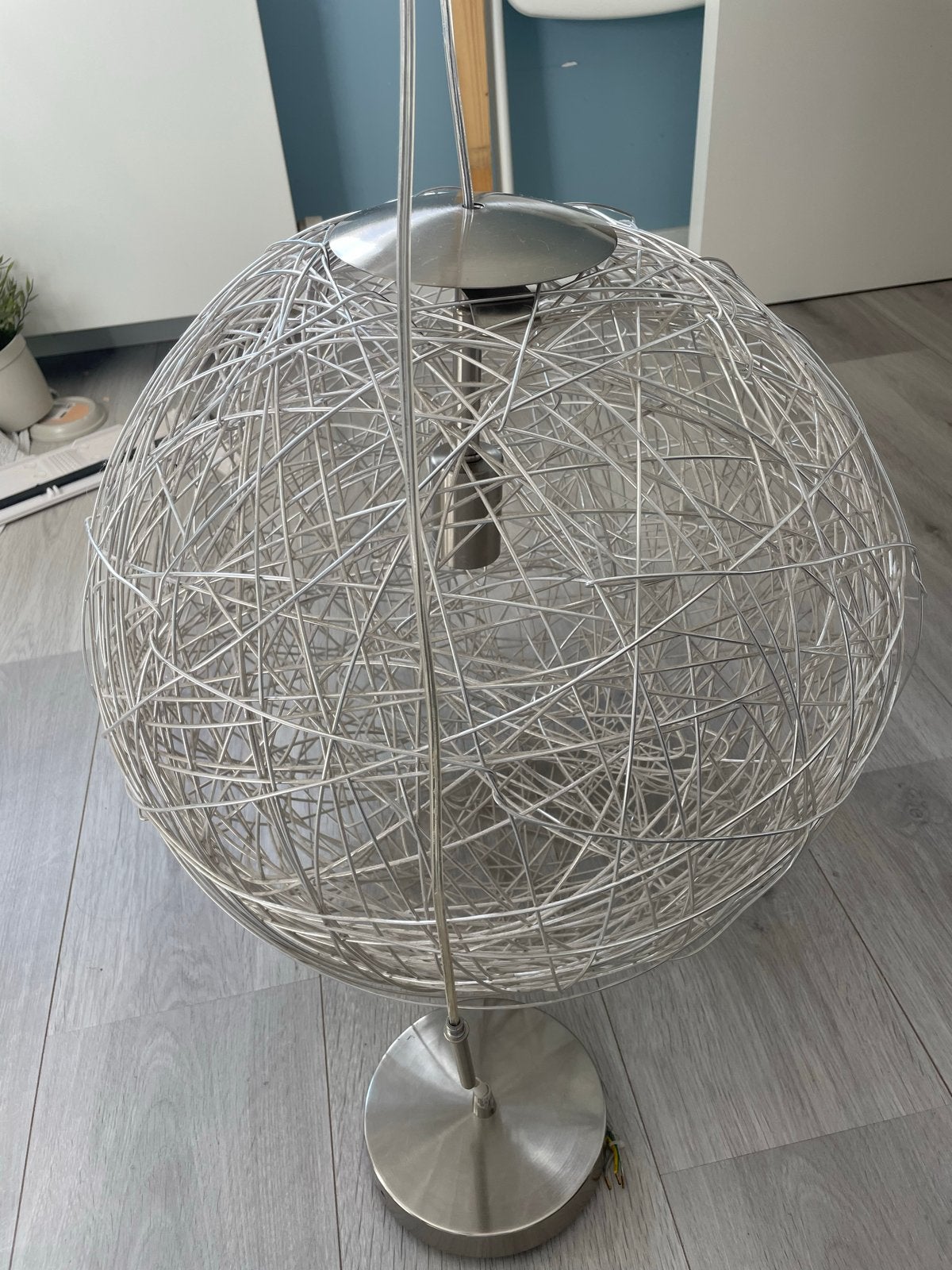 Moderne draadlamp - Lumidora - Zilverkleurig, Ophalen of Verzenden, Gebruikt, Metaal, E27 (groot)