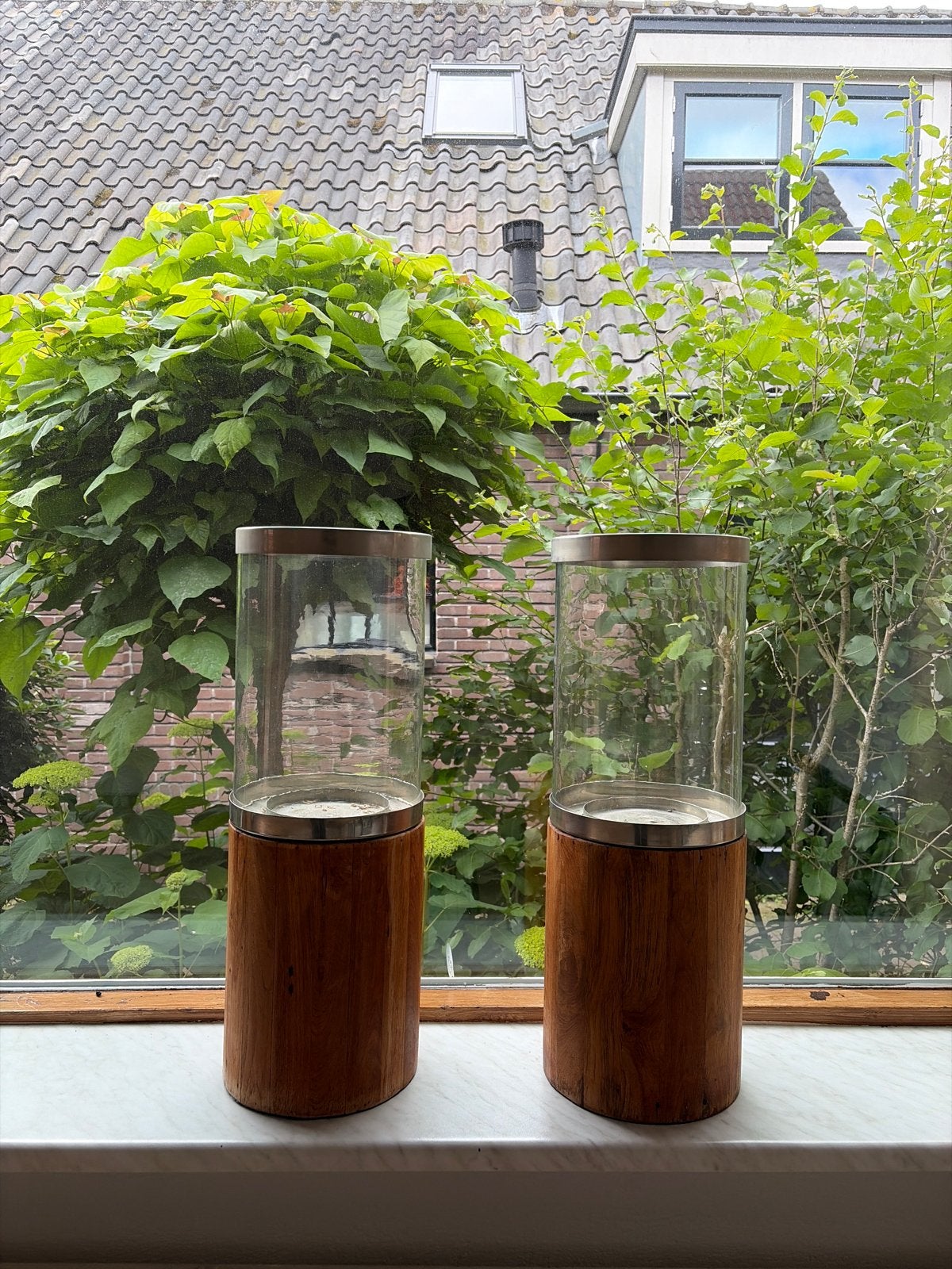 Set van 2 Windlichten met Houten Voet en Glazen Cilinder, Huis en Inrichting, Woonaccessoires | Kandelaars en Kaarsen, Gebruikt