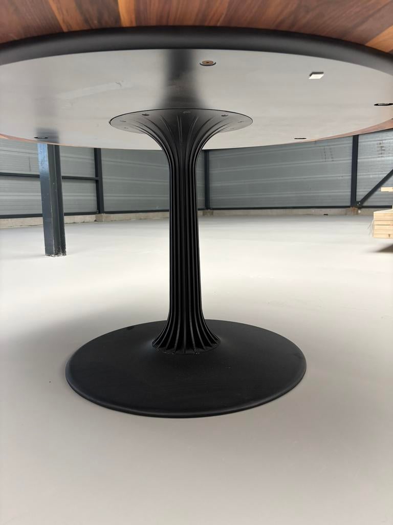 Foto 8 van Arco Joist Dining Table 160cm Walnoot Massief LP € 7.500,-
