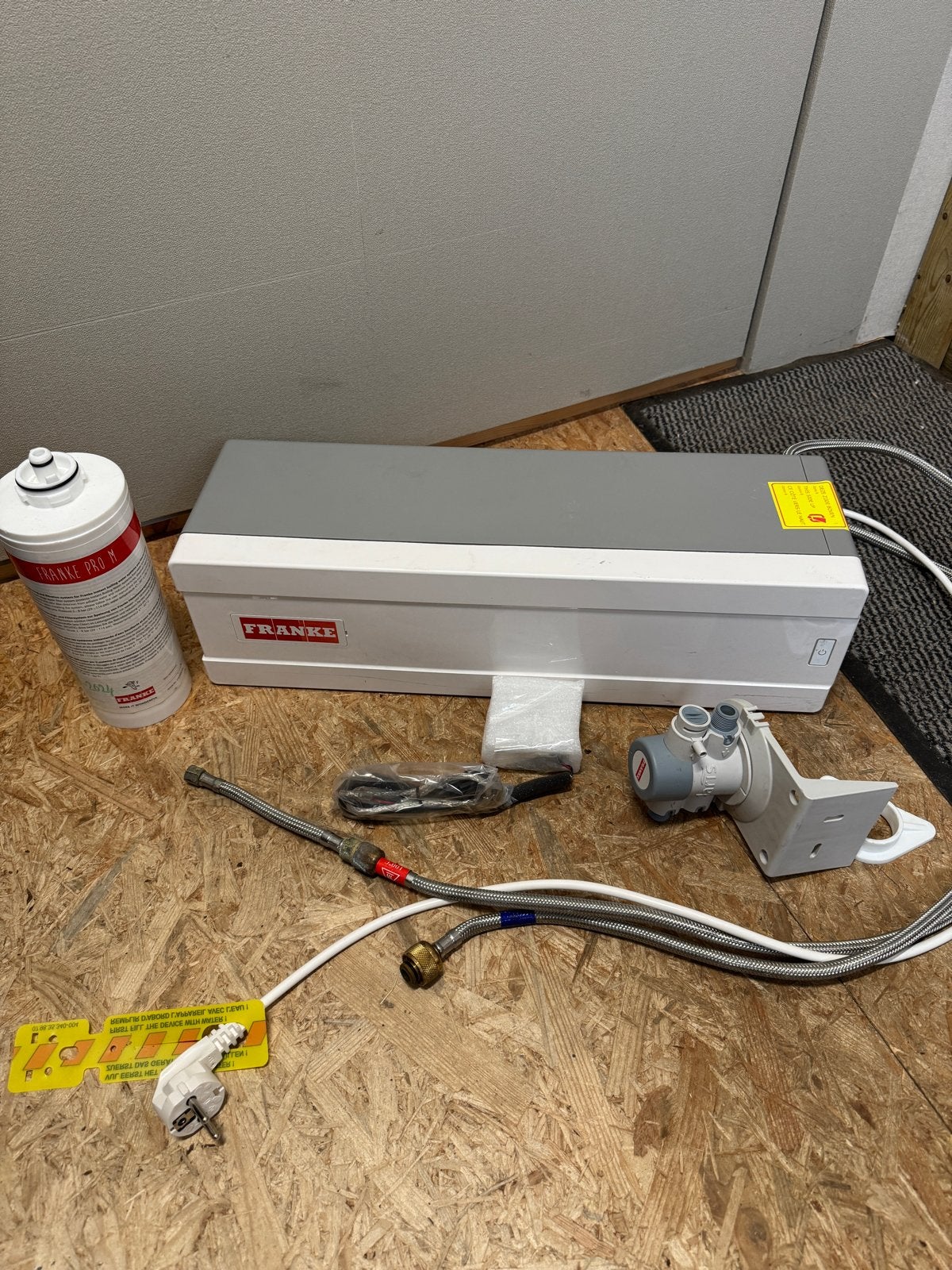 Franke 1500W Plintboiler, Doe-het-zelf en Verbouw, Gebruikt, Minder dan 20 liter, Onbekend, Boiler