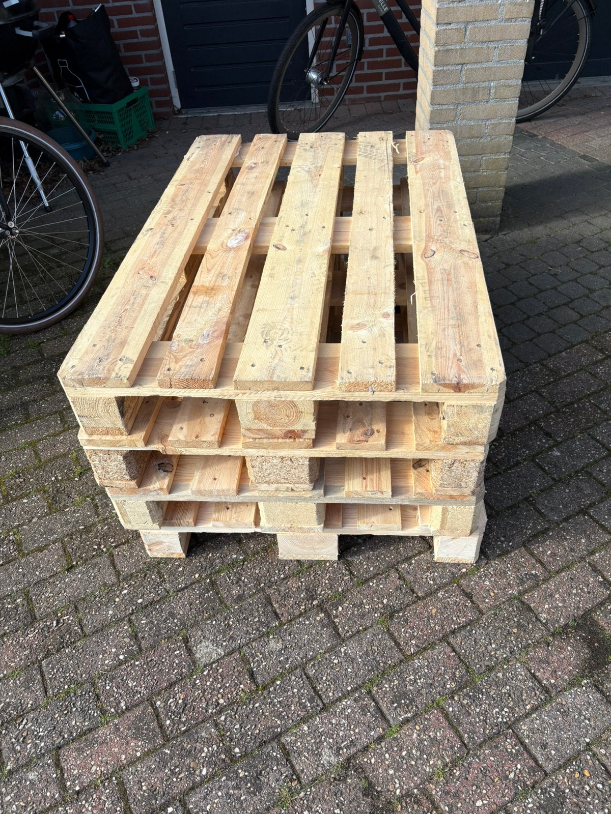 4 nette Europallets 25euro, Doe-het-zelf en Verbouw, Hout en Planken, 25 tot 50 mm, Ophalen of Verzenden, Zo goed als nieuw, Pallet