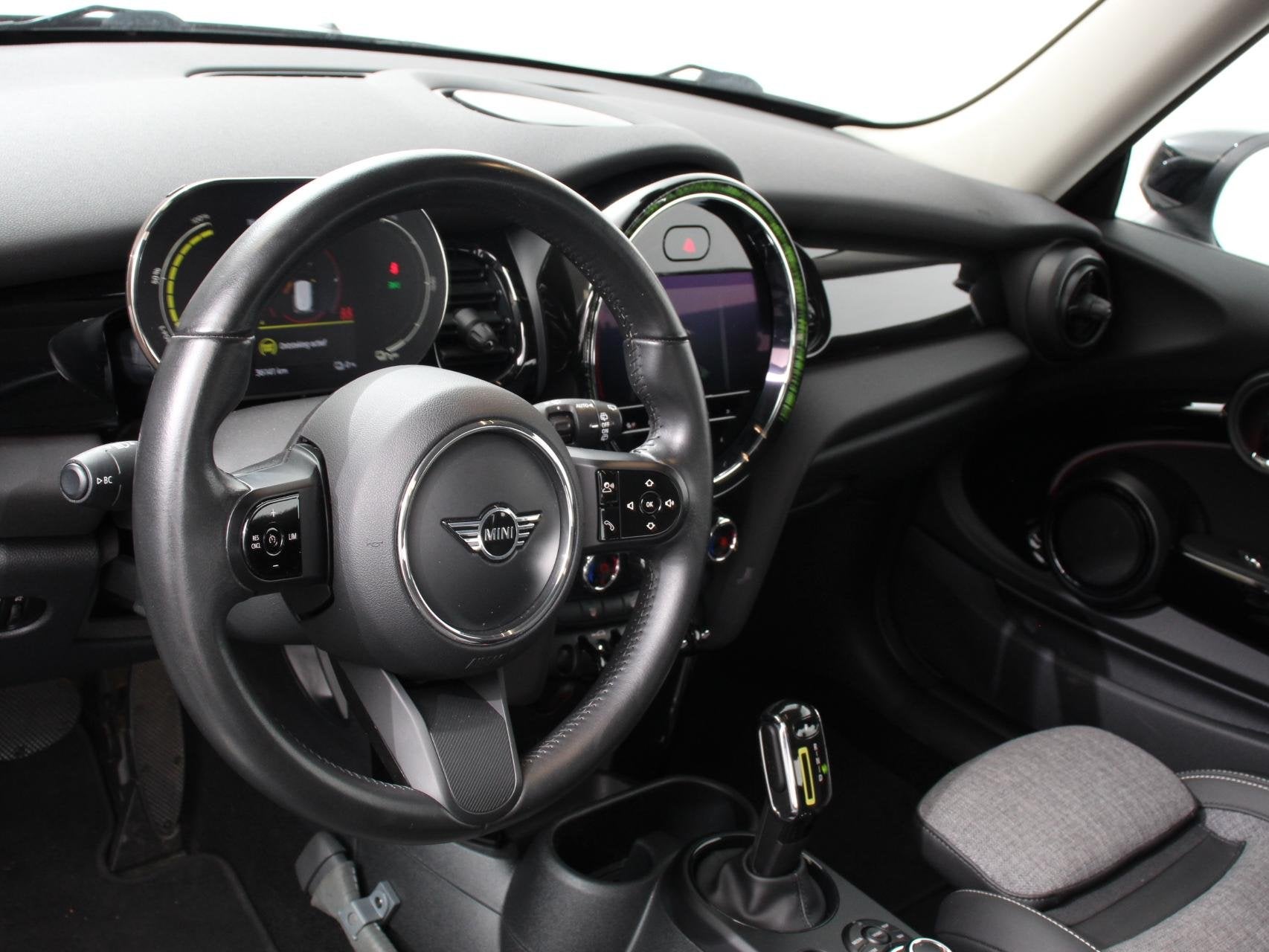 MINI Electric Business Edition Automaat 33 kWh SOH 95% Navig, Auto's, Mini, 33 kWh, 4 stoelen, Leder en Stof, Origineel Nederlands
