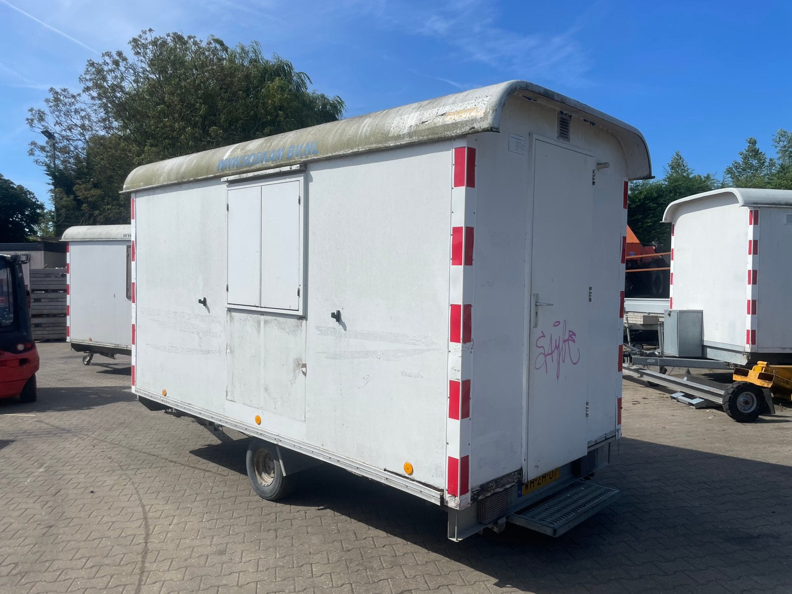 Polyester snelverkeer schaftwagen met berging, Ophalen