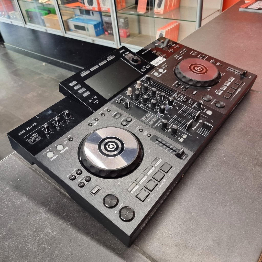 Pioneer DJ-XDJ-RR DJ Controller | Nette staat, Pioneer, Zo goed als nieuw, Support@pioneer.com, 28-8, Honkomagome 2-chome, Bunkyo-ku
Tokyo 113-0021
Japan
