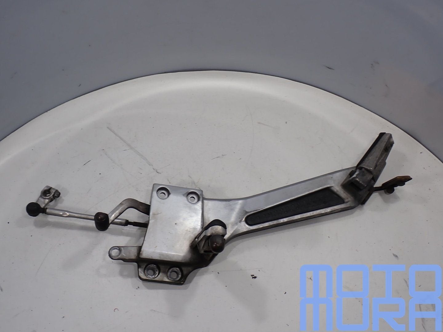 Voetsteun links voor de Yamaha FJR 1300 2006 - 2012 RP13 FJR, Gebruikt, -, -, Ophalen of Verzenden