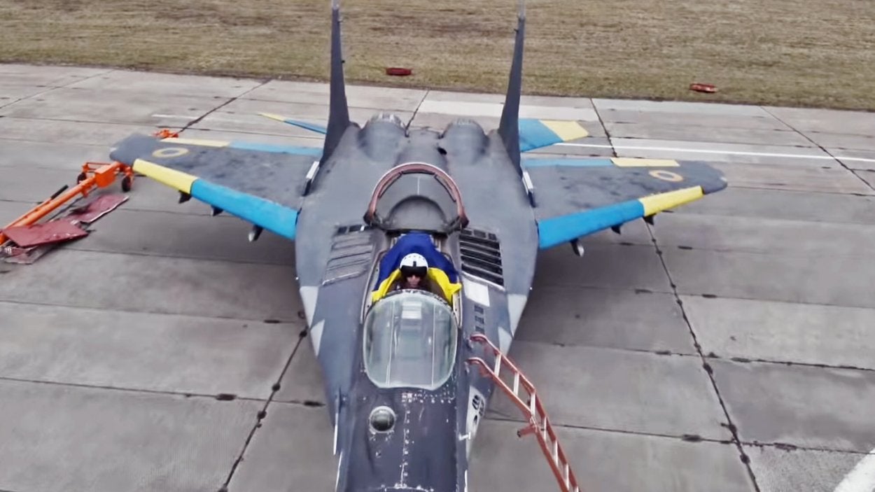 Hobby Master HA6525 | Mikoyan MiG-29MU1 Fulcrum-C, Ophalen, Schaalmodel, Nieuw, Pilot Station