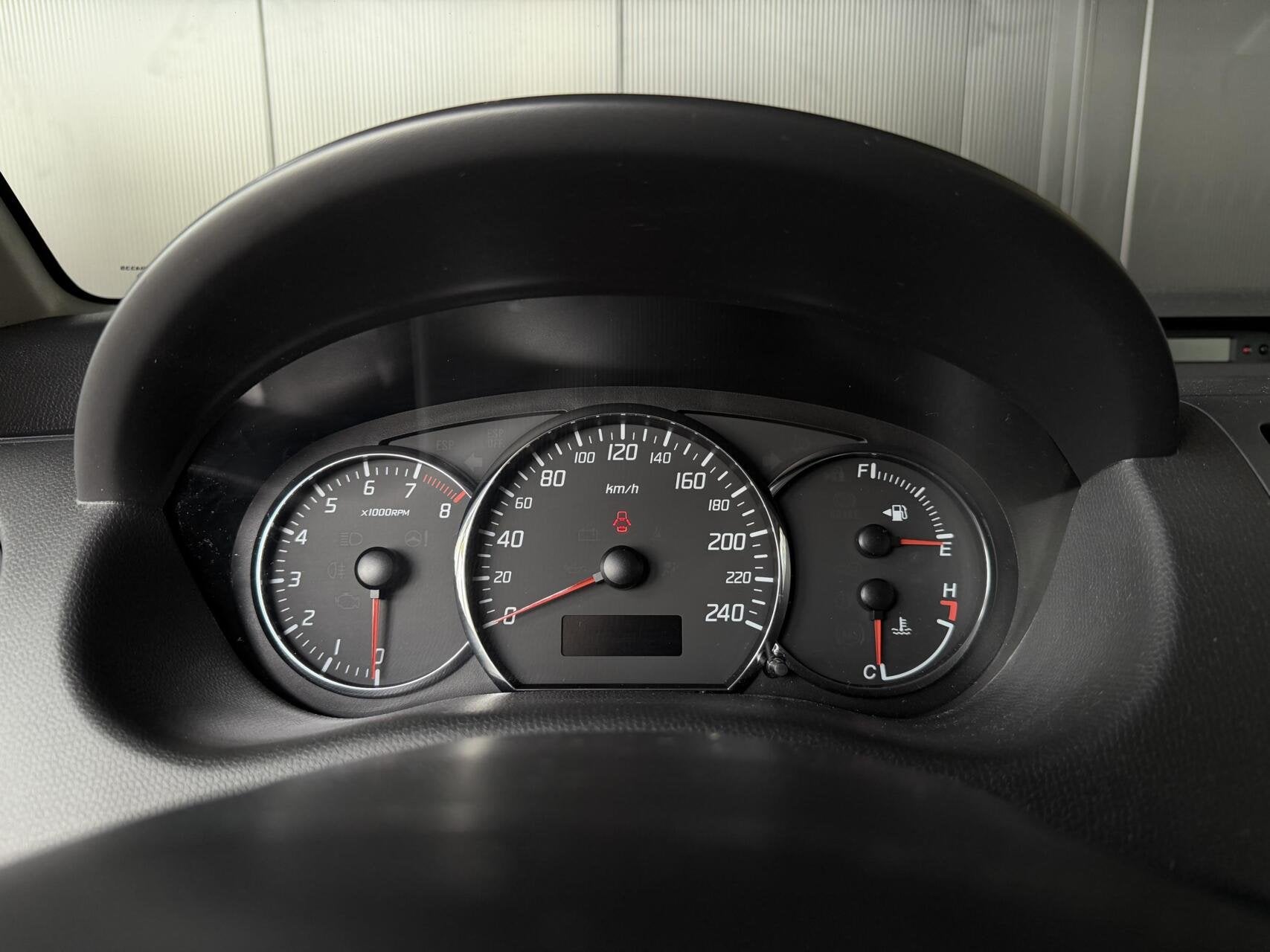 SUZUKI SWIFT 1.6 SPORT 125ch - JANTES 17" - SIÈGES SPORT - CLIMATISATION AUTOMATIQUE - DÉMARRAGE SANS CLÉ - AILERON