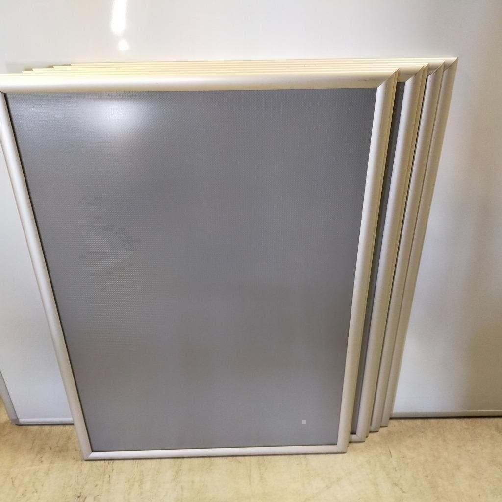 Kliklijst 88x62.5 cm - informatiebord ``in prijs verlaagd``, Ophalen, Gebruikt, Hout