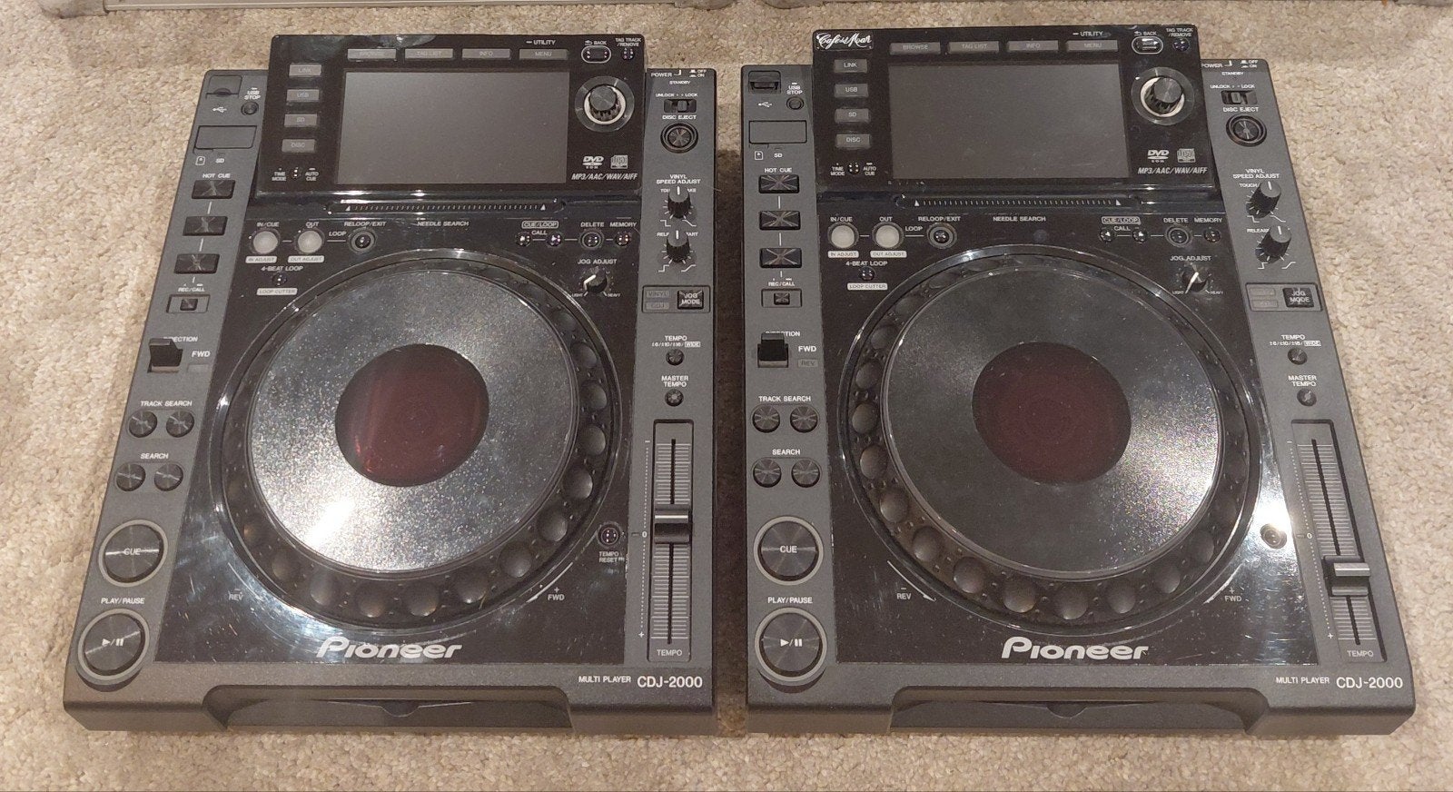 2x Pioneer CDJ-2000 met flightcases en decksavers, Muziek en Instrumenten, Dj-sets en Draaitafels, Ophalen of Verzenden, Gebruikt