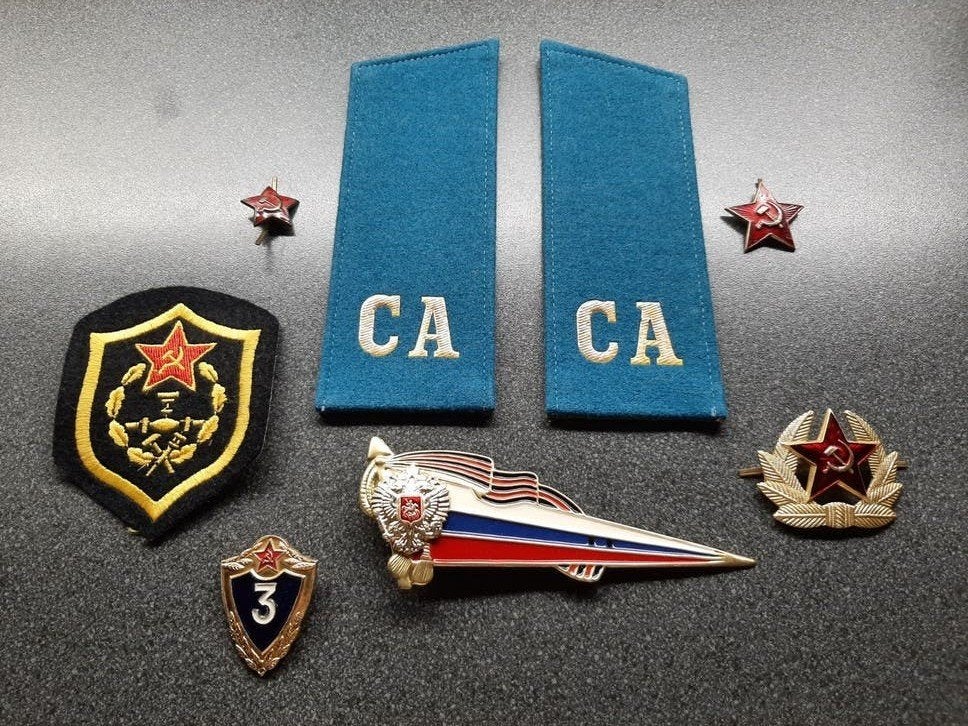 USSR  divers emblemen., Ophalen of Verzenden, Landmacht, Nederland, Embleem of Badge