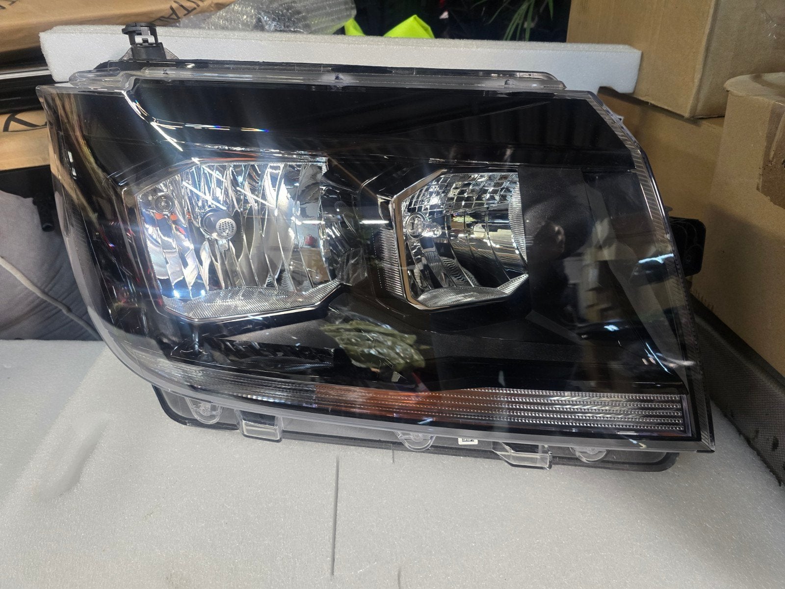 Koplamp H7 rechts VW Crafter 7C Mann TGE facelift bj 2024+, Gebruikt, Volkswagen, Wolfsburg, Ophalen of Verzenden