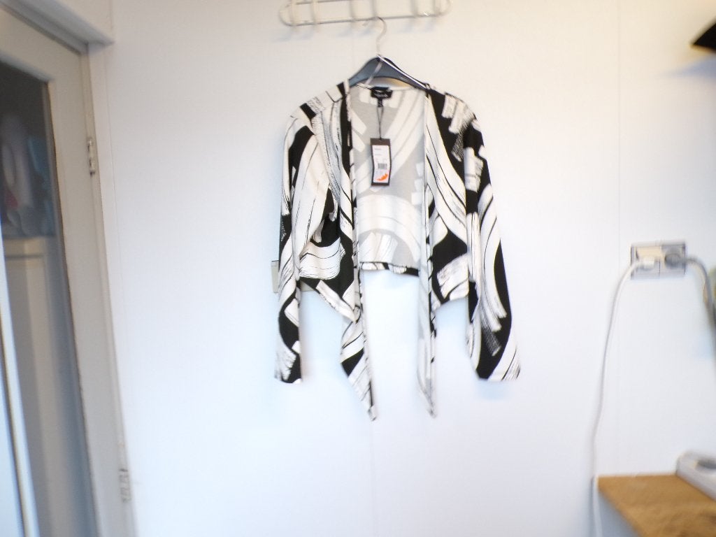 Mooi zwart/wit Colletta bolero vestje mt X-0 = 44 nieuw!, Kleding | Dames, Colletta, Zwart, Trui of Vest, Nieuw