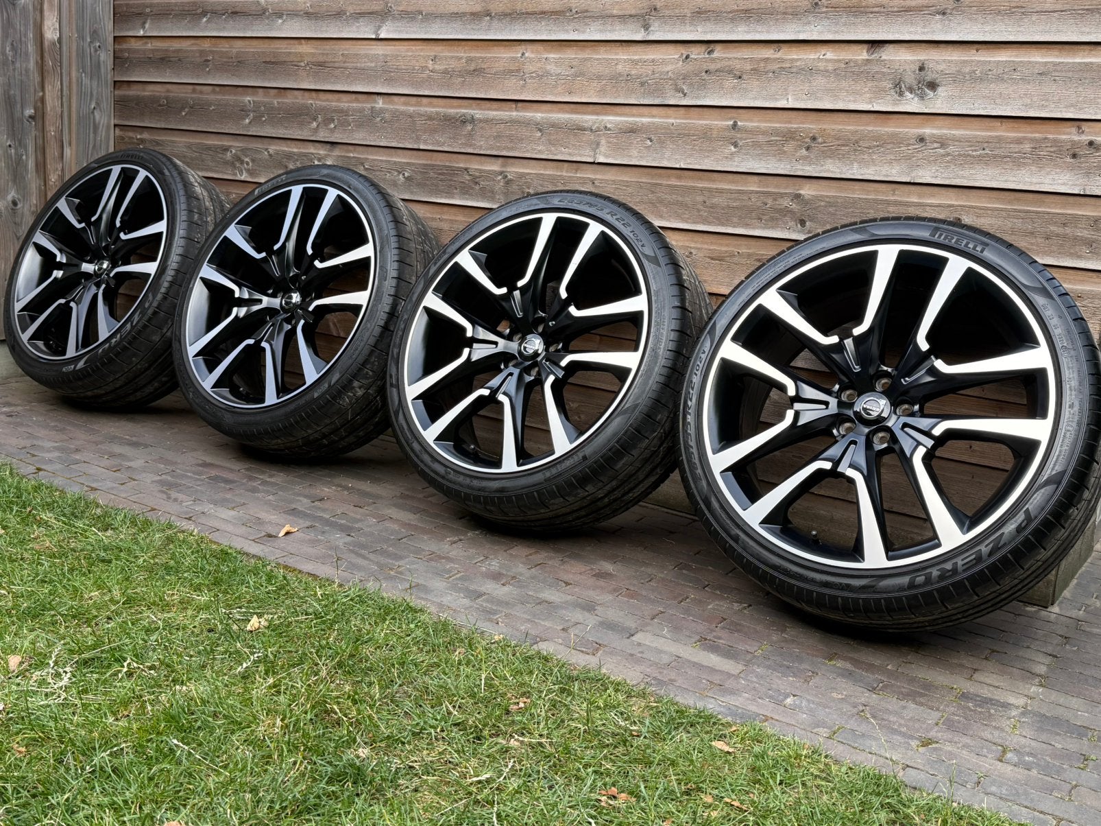 Orig Volvo XC60 5-dubbelspaak R-design 22 inch velgen, Auto-onderdelen, Banden en Velgen, Gebruikt, 265 mm, Banden en Velgen, Overige maten