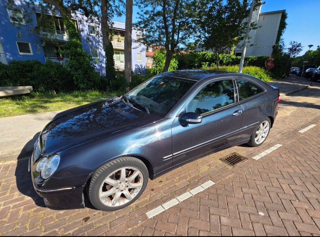 Mercedes-Benz C180 Kompressor, Auto's, Blauw, 1796 cc, 1365 kg, Handgeschakeld