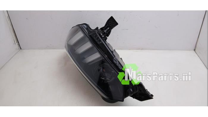 Koplamp links van een Peugeot 2008