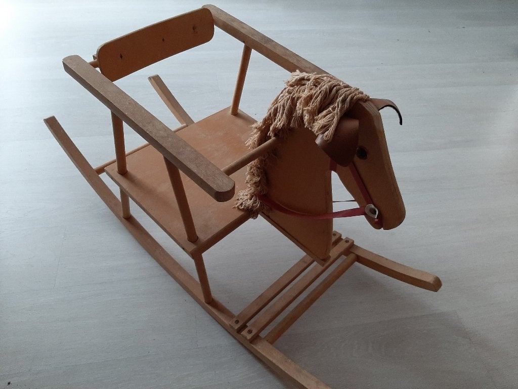 Houten hobbelpaard stoeltje, Huis en Inrichting, Ophalen, Gebruikt, Bruin, Eén