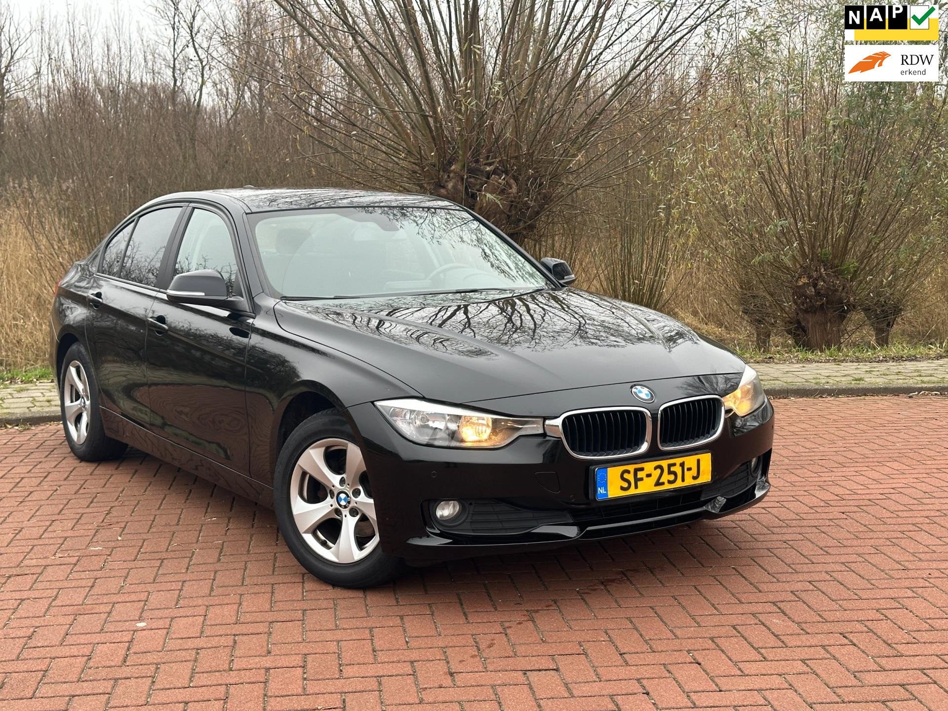 BMW 3-serie 316i Airco/Navi, Auto's, 1360 kg, Euro 5, Gebruikt, 4 cilinders