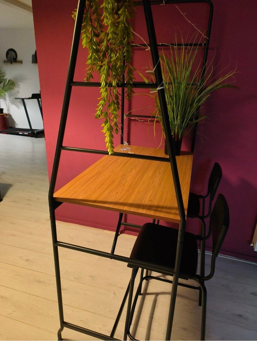 Moderne bar tafel met metalen frame en houten blad, Ophalen, Gebruikt