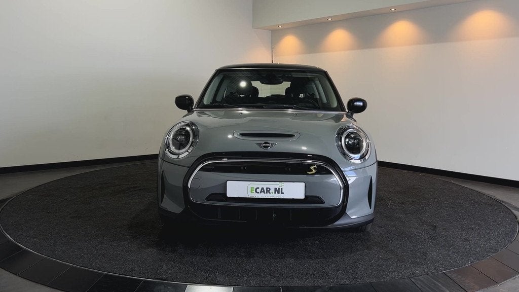 MINI Mini Electric Essential 33 kWh Navigatie | LED | Autom., Auto's, Mini, Stof, Met garantie (alle), 4 stoelen, Mini Electric