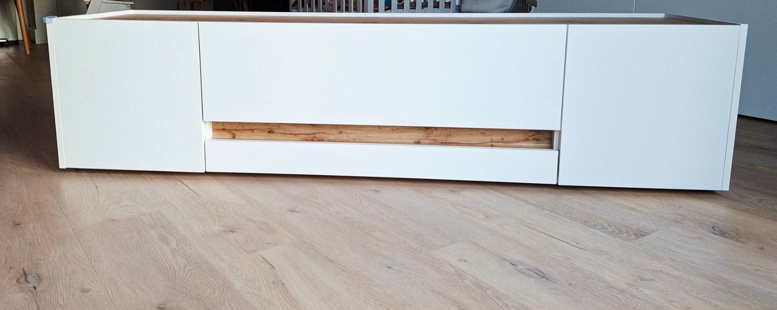 TV-meubel, wit en hout, Ophalen, 25 tot 50 cm, 150 tot 200 cm, Minder dan 100 cm