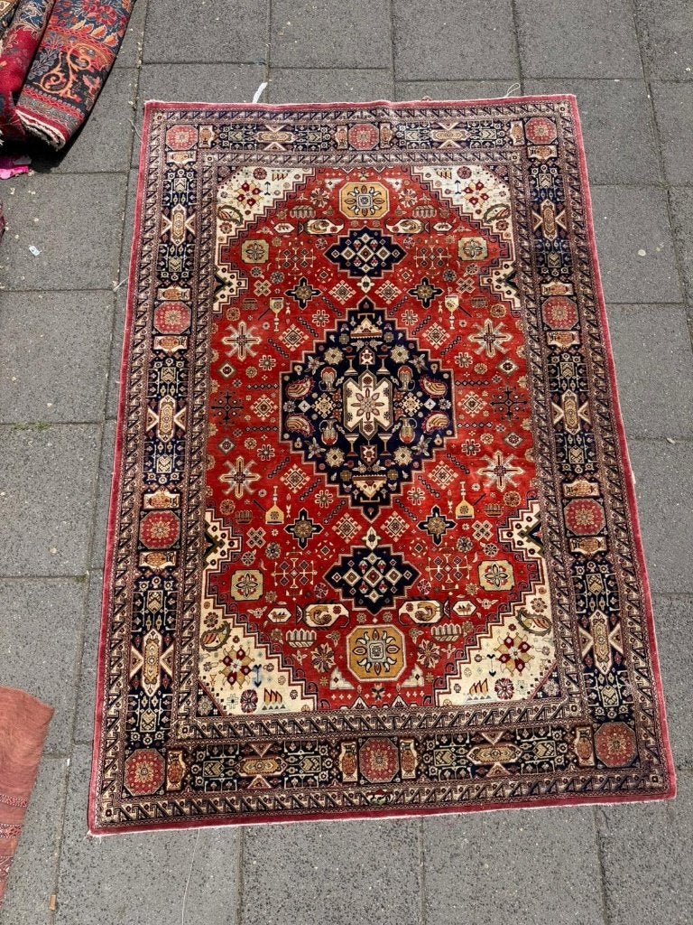 Exclusief zijden Qom tapijt , Silk Persian Carpet 200x135 cm, 100 tot 150 cm, Zijde, Ophalen of Verzenden, Zo goed als nieuw