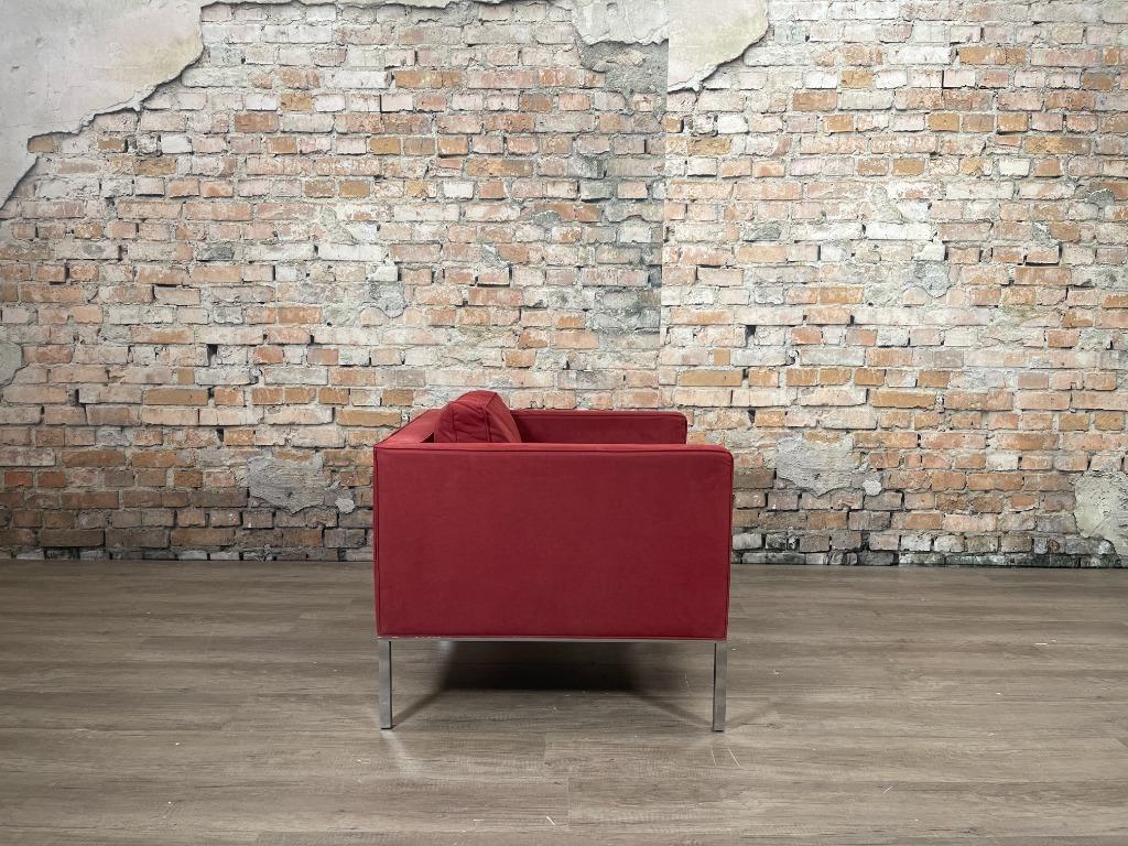 Artifort F905 Fauteuil rood bij TheReSales, Huis en Inrichting, Fauteuils, 75 tot 100 cm, Ophalen of Verzenden, Zo goed als nieuw