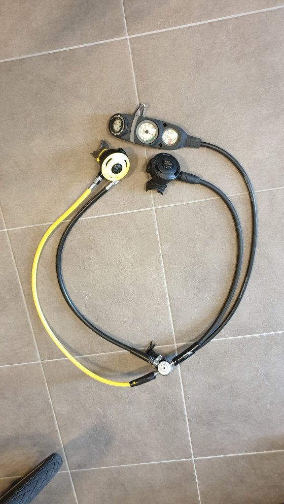 Beuchat automaatset DIN voor 200 en 300 bar flessen, Watersport en Boten, Ophalen of Verzenden, Gebruikt, Overige typen