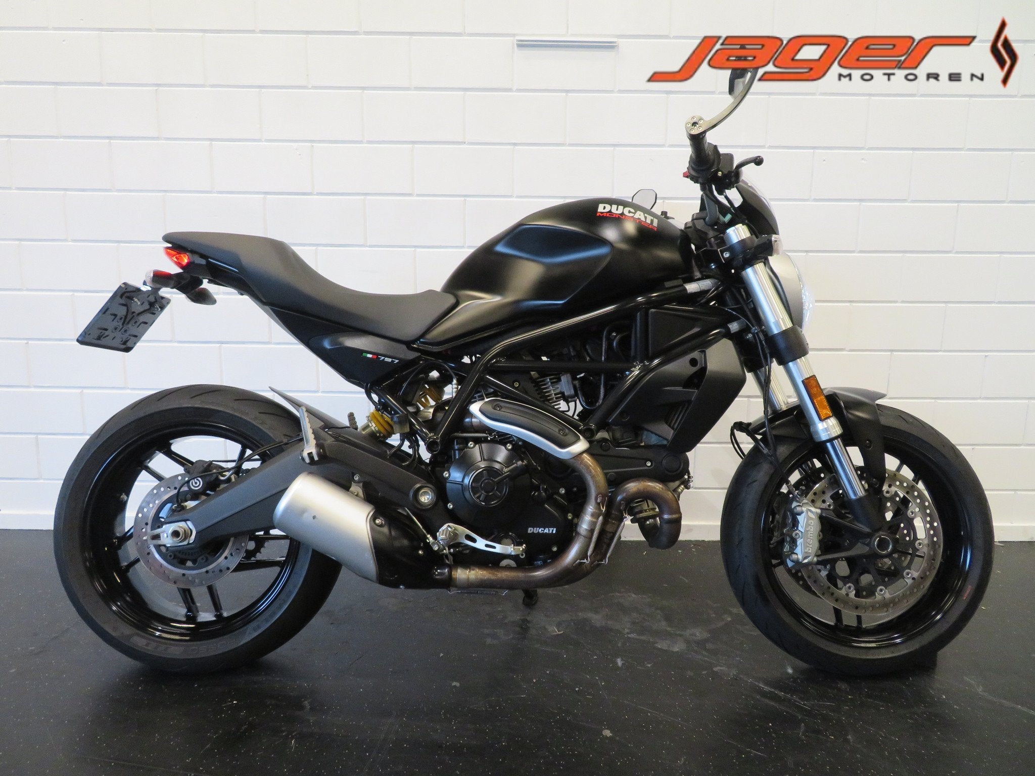 Ducati MONSTER 797 BLACK EDITION HISTORIE! (bj 2017), 797 cc, Naked bike, Gebruikt, Bedrijf