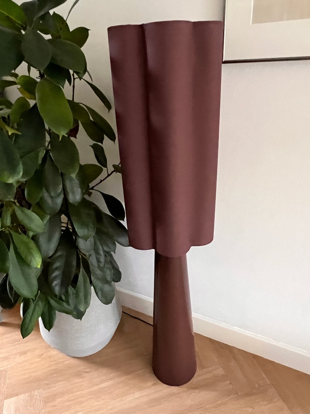 Moderne vloerlamp met geplooide kap - Bruin, Ophalen, E27 (groot), Zo goed als nieuw, 100 tot 150 cm