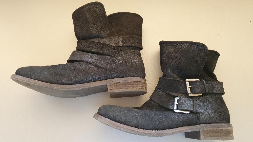 Korte zwarte dameslaarsjes, Kleding | Dames, Schoenen, SPM, Zwart, Lage of Enkellaarzen, Ophalen of Verzenden