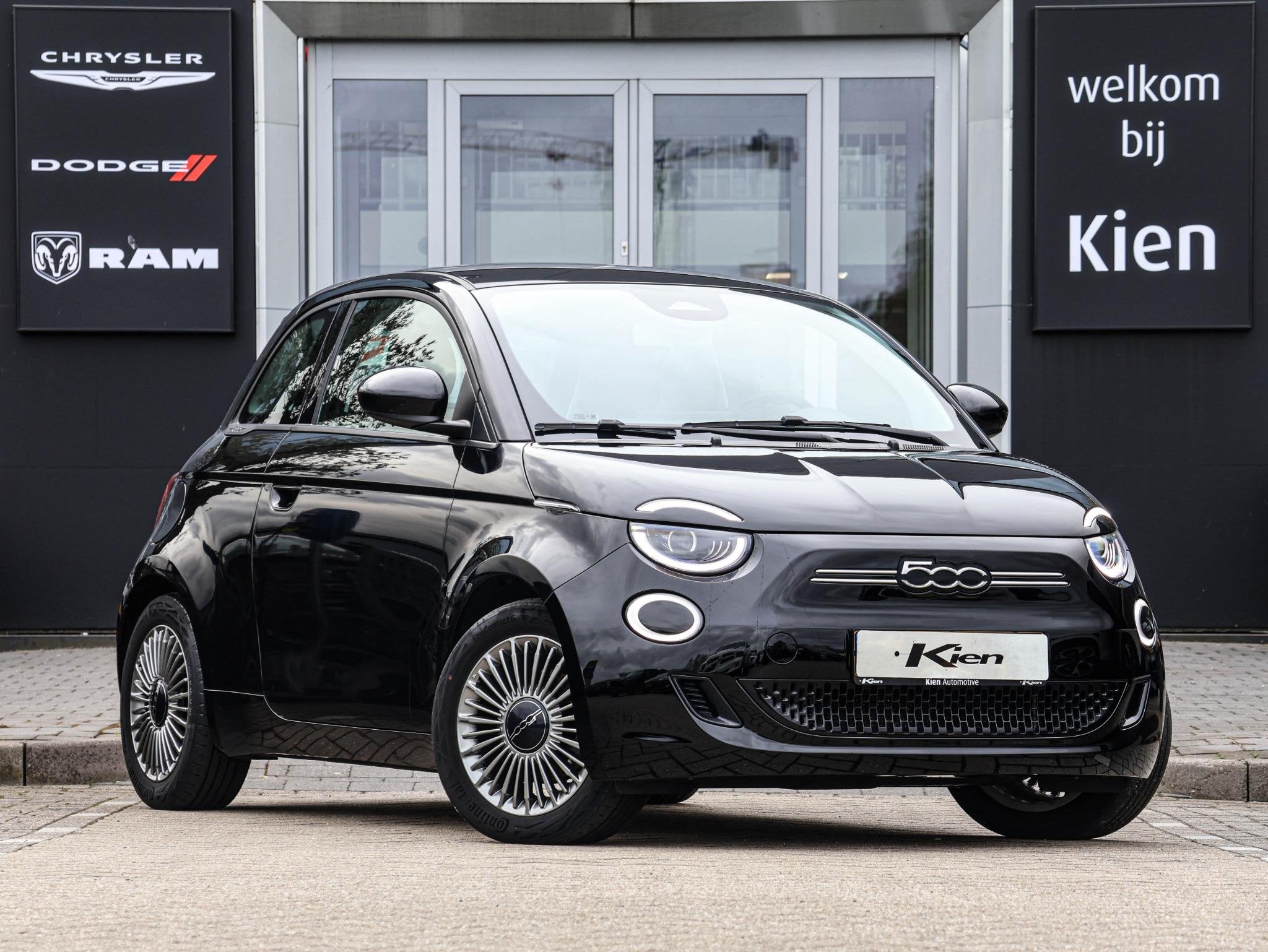 Fiat 500E Business Launch Edition 42 kWh | Full LED | Navi |, Auto's, Stof, Gebruikt, 118 pk, 4 stoelen