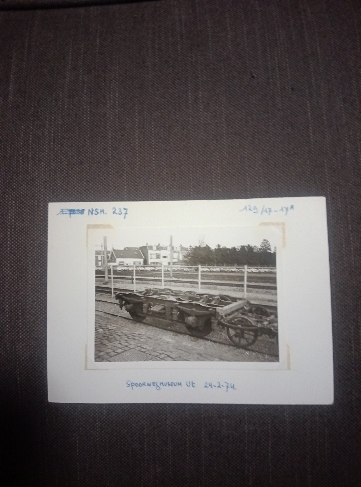 Zwart-wit foto Spoorwegmuseum Utrecht 1974, Ophalen of Verzenden, Gebruikt, Trein, Kaart of Prent