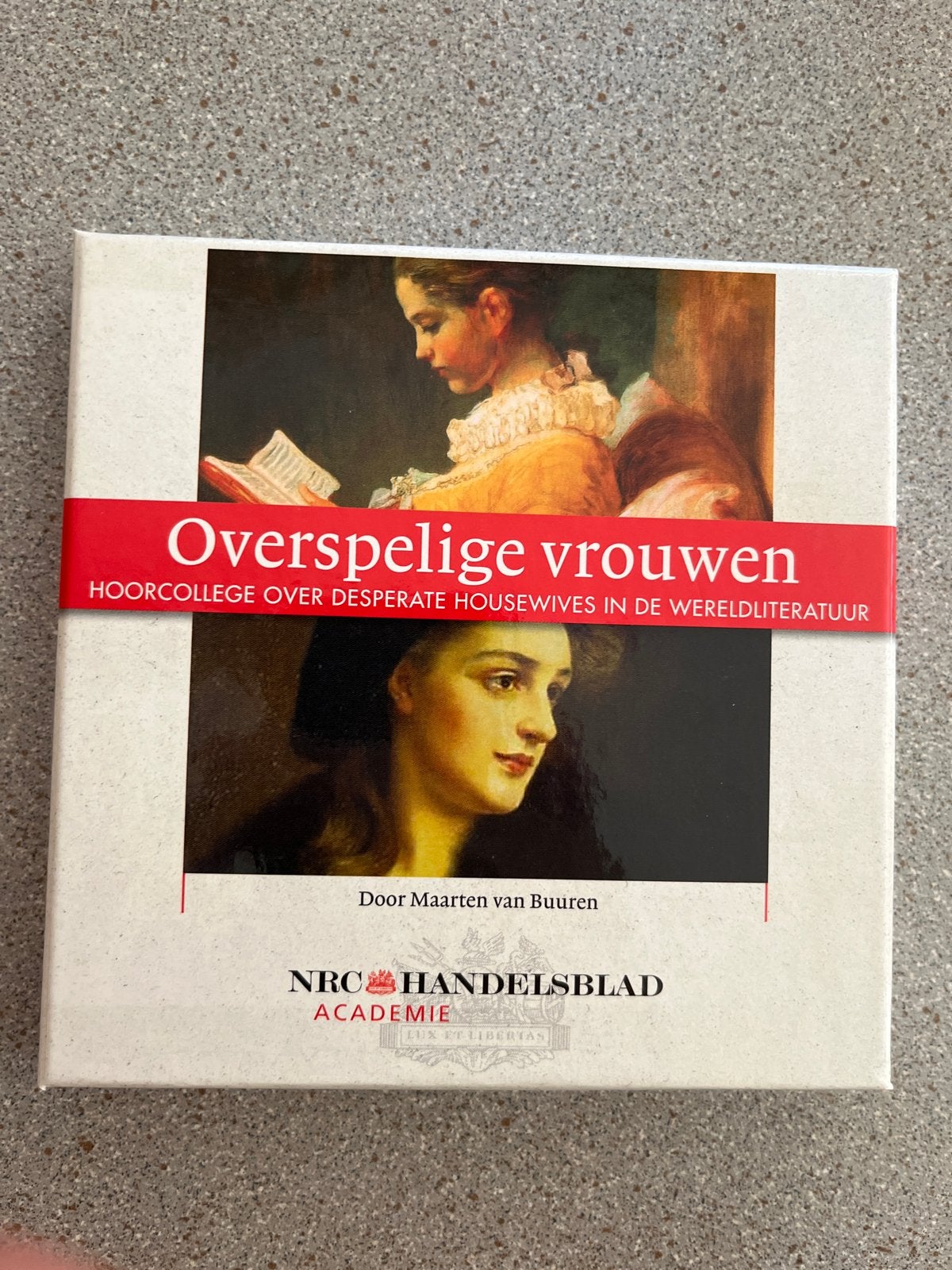 Hoorcollege: Overspelige Vrouwen - Wereldliteratuur, Ophalen of Verzenden, Zo goed als nieuw