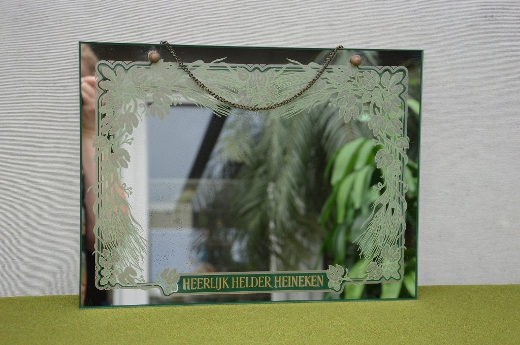 Vintage Heineken reclame spiegel: Heerlijk helder Heineken, Minder dan 50 cm, Gebruikt, Ophalen of Verzenden, Minder dan 100 cm