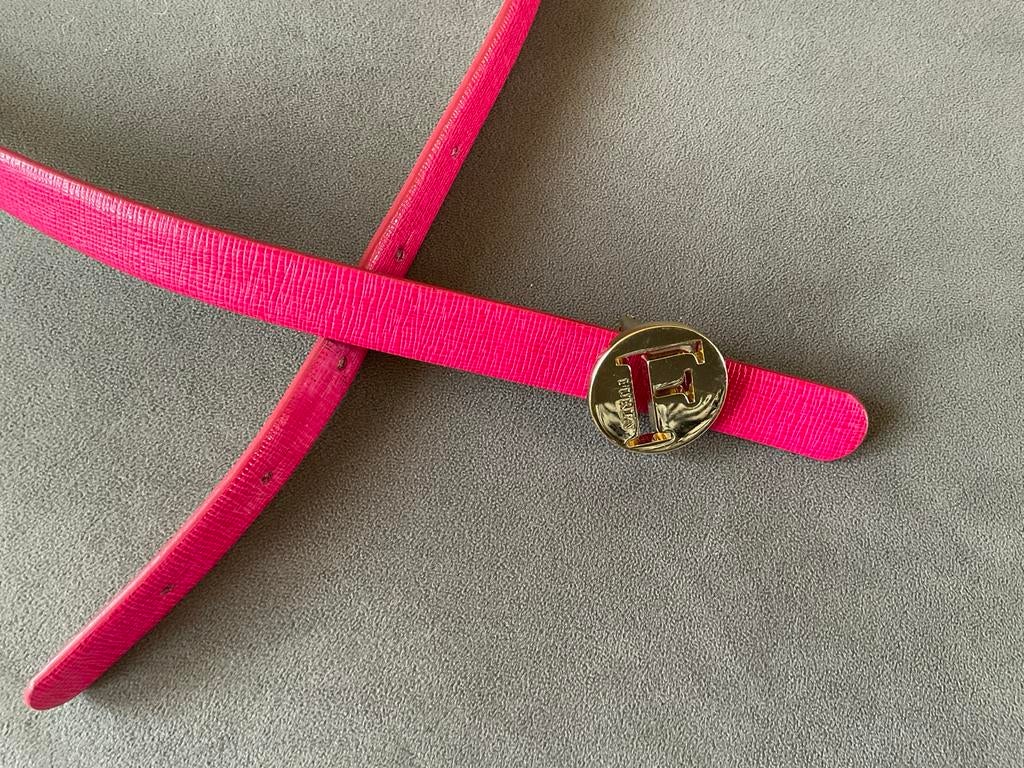 Furla Fuchsia Leren Ceintuur met Gouden F Gesp - Maat 85, Minder dan 3 cm, 80 tot 90 cm, Echt leder, Heupriem
