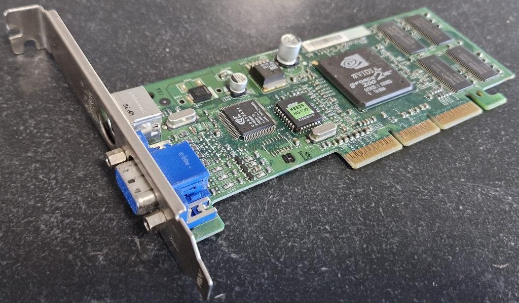 NVIDIA GeForce 2 MX 200, Computers en Software, Videokaarten, Gebruikt, Nvidia, AGP, Overige soorten, Tv-Out, VGA, Ophalen of Verzenden