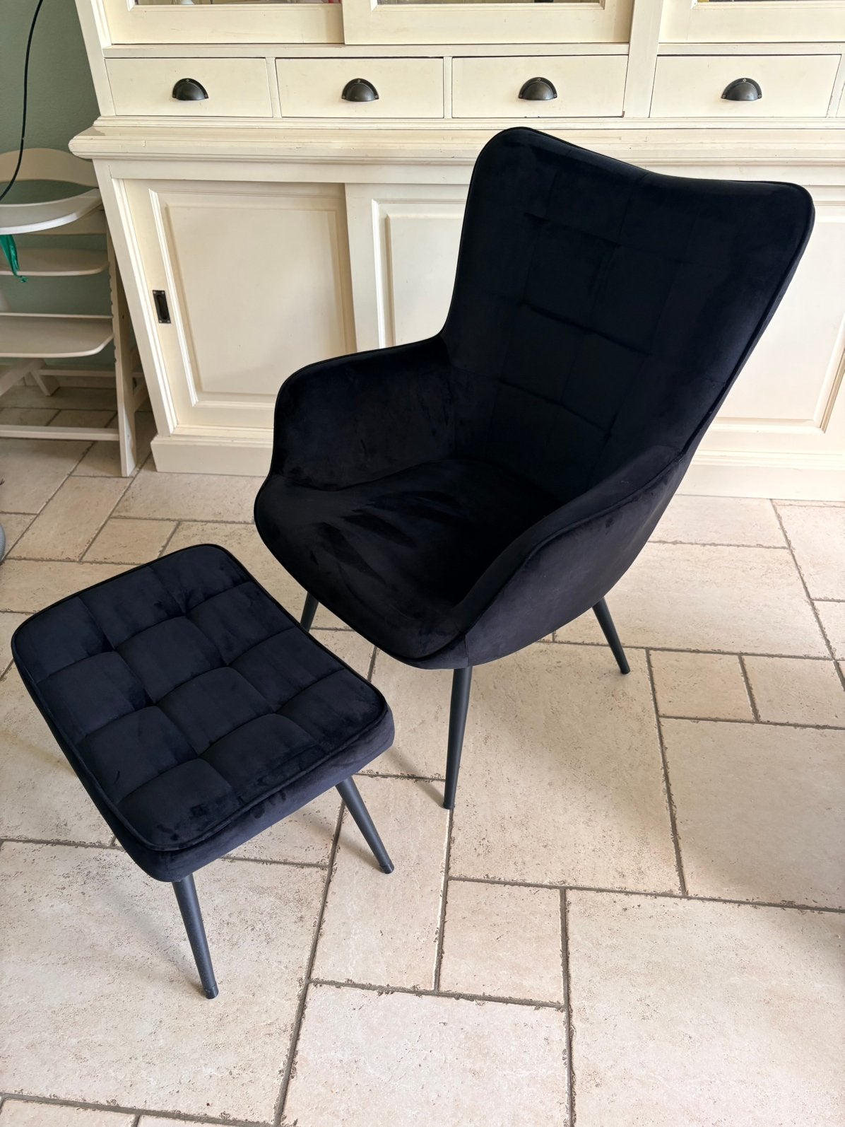 Zwarte fauteuil met voetenbankje, Ophalen, Gebruikt, Zwart, Eén