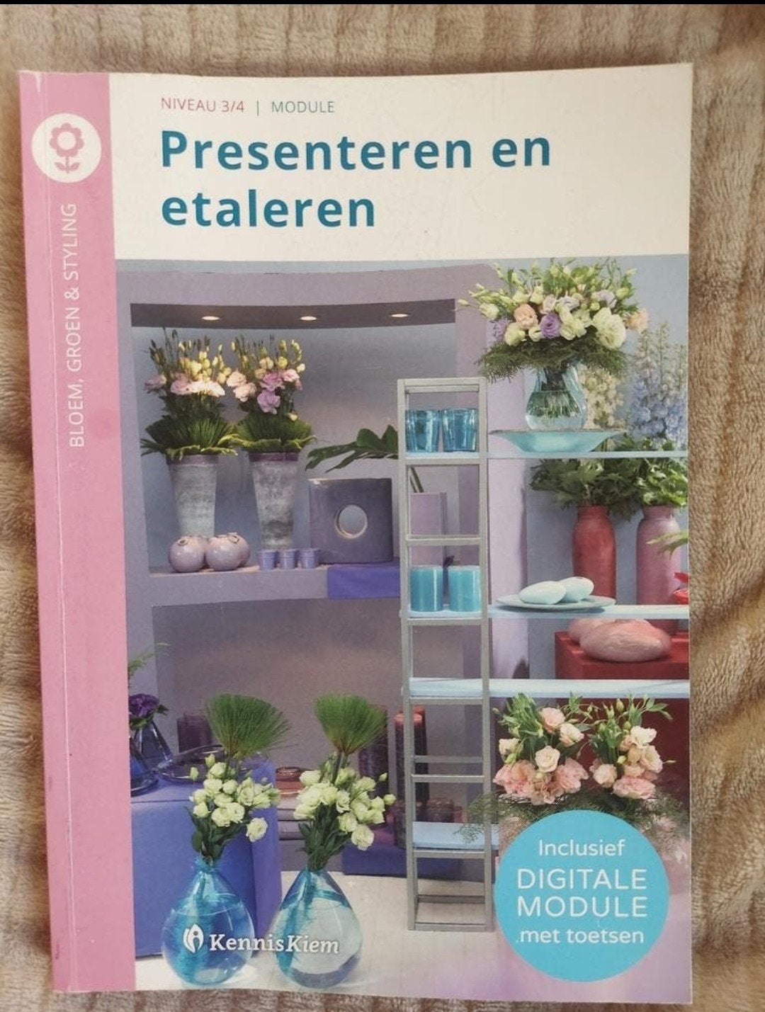 Presenteren en etaleren van KennisKiem, Ophalen of Verzenden