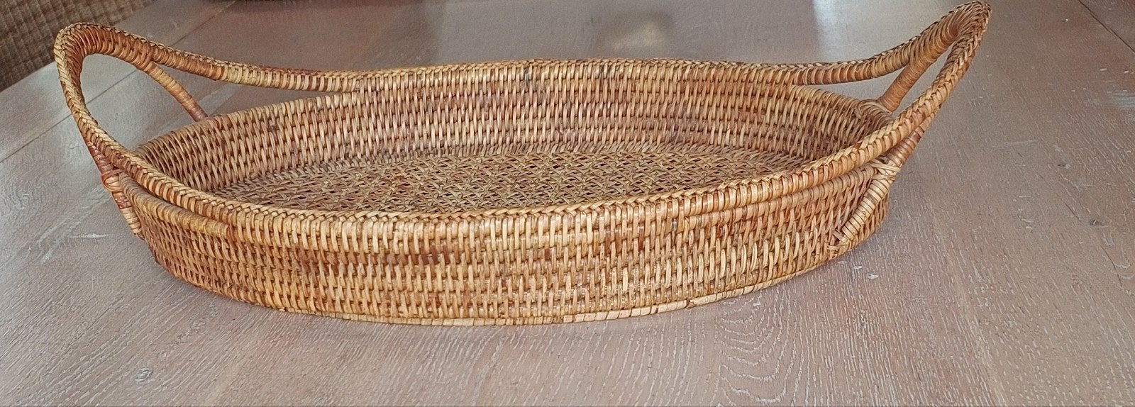Ovaal rotan dienblad met handvatten, Huis en Inrichting, Ophalen, Gebruikt, Natuurlijk materiaal, Dienblad