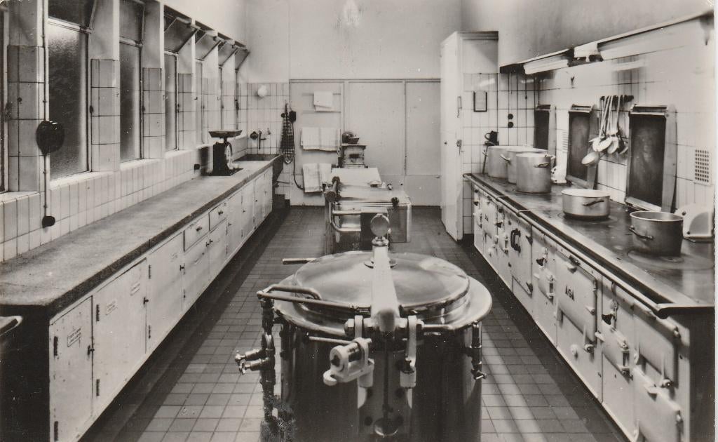 dordrecht- keuken diaconessenhuis, Verzamelen, Ophalen of Verzenden, 1940 tot 1960, Zuid-Holland
