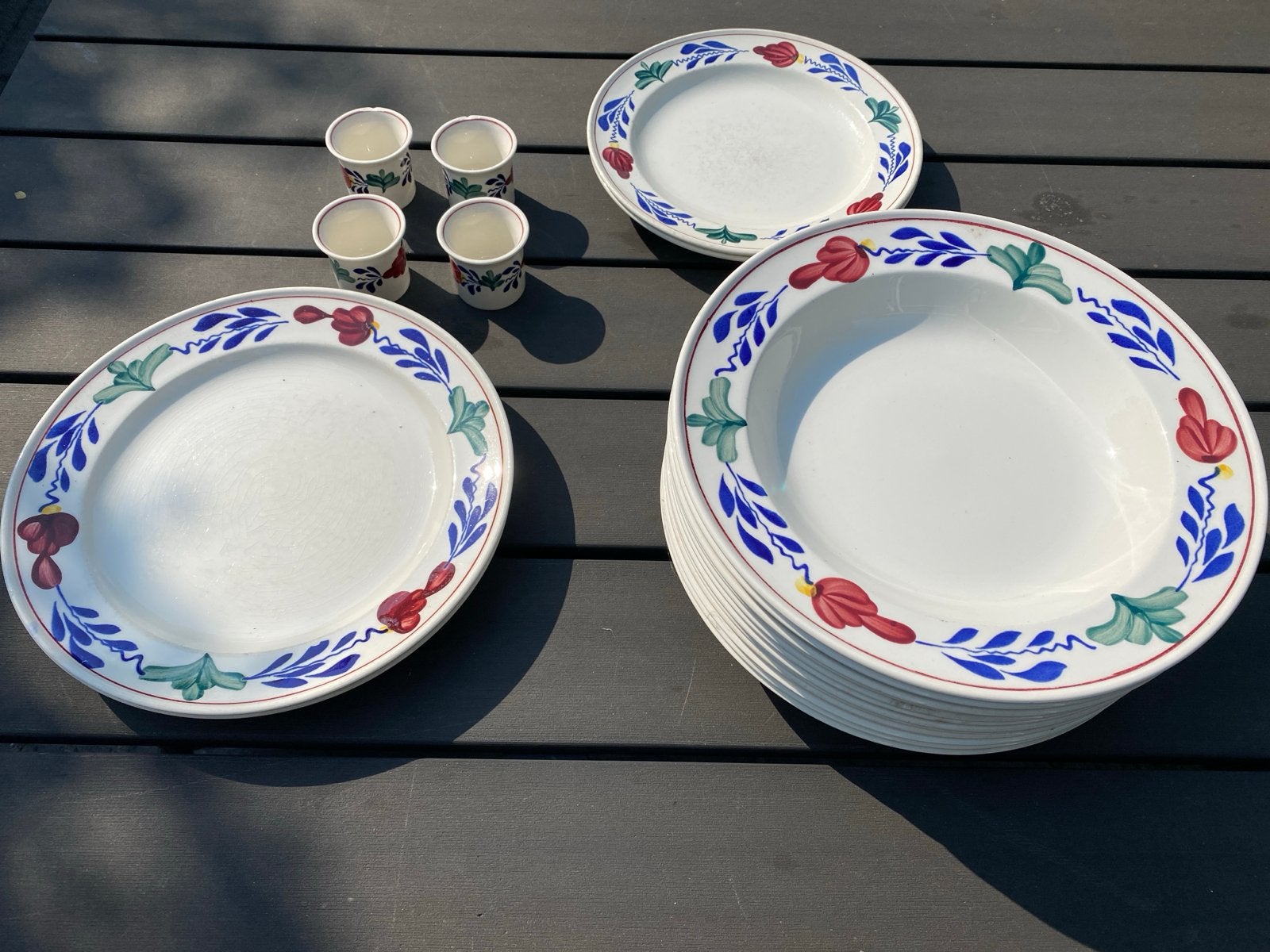 Boch Frères Boerenbont Servies - Borden en Eierdopjes, Ophalen, Gebruikt, Aardewerk, Bord(en)