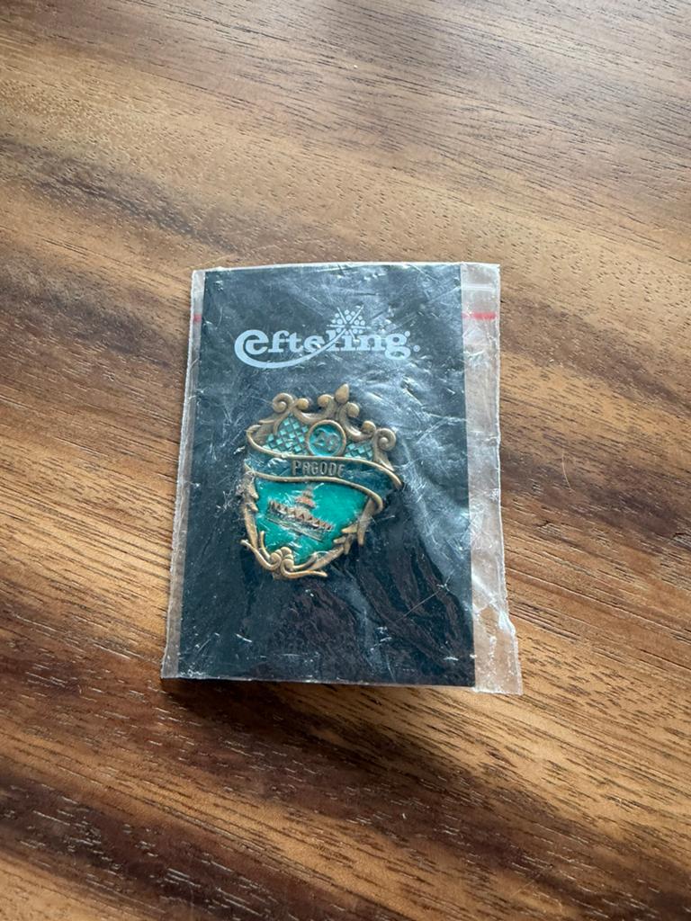 Efteling jubileum pin 25 Pagode op kaartje, Ophalen of Verzenden