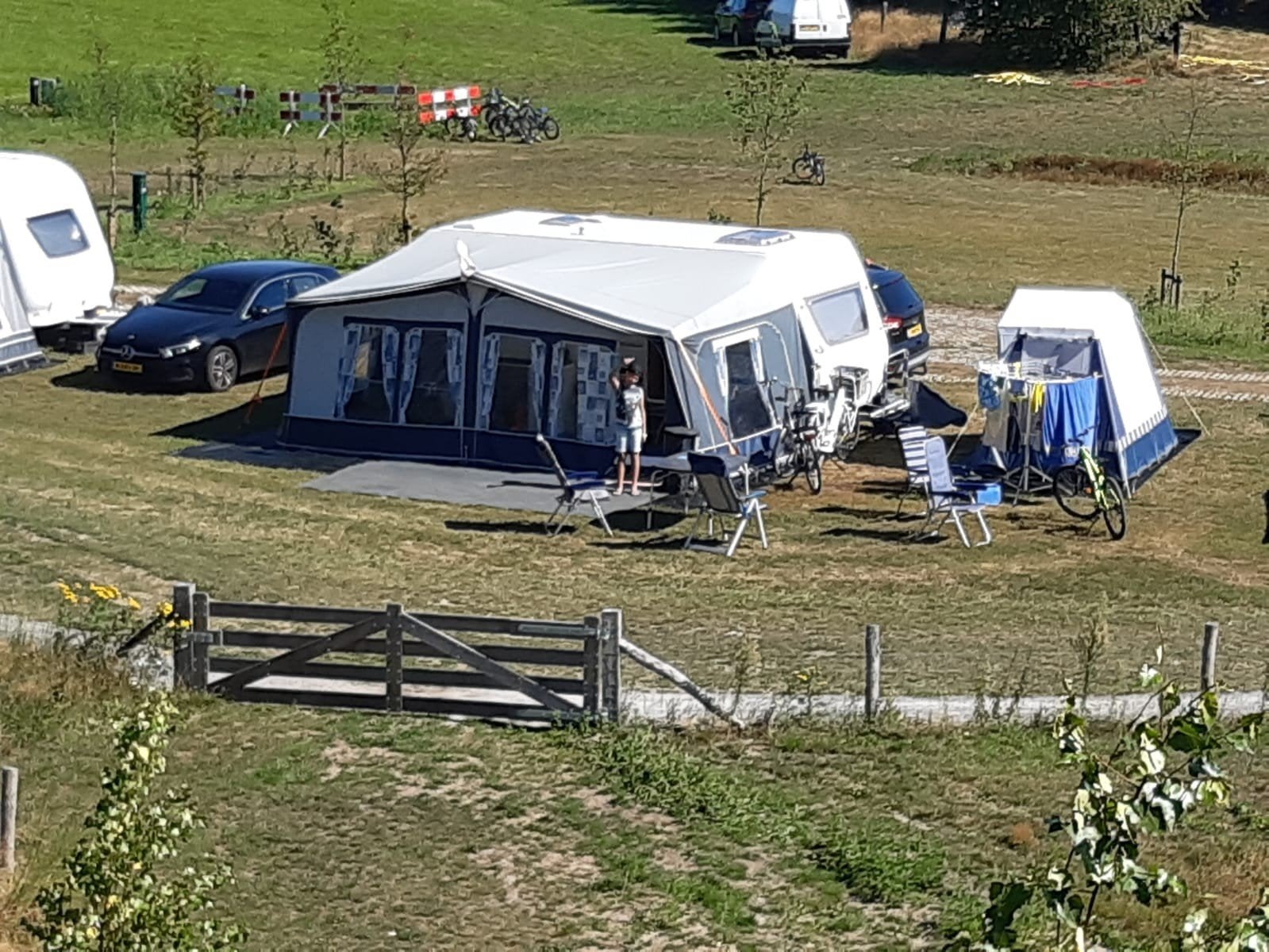 Dethleffs Camper 510 DB uit 2005 met Dorema voortent, Ophalen