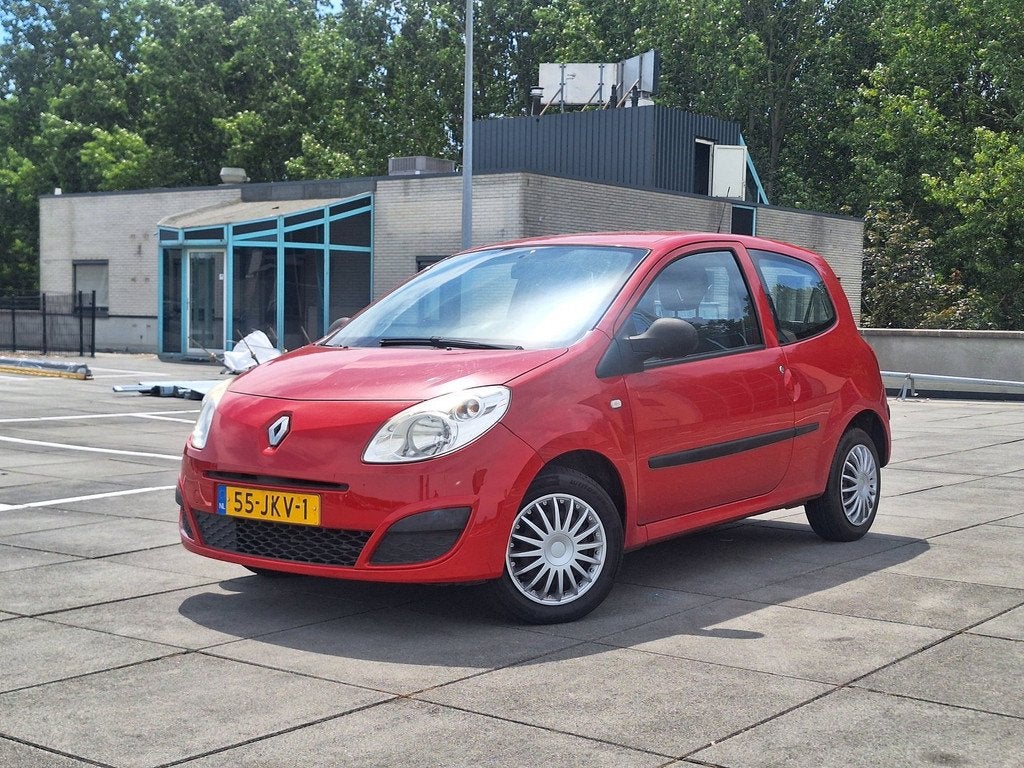 Renault Twingo €2650,- 1.2 Authentique Apk 2027 Airconditi, Auto's, Renault, Voorwielaandrijving, Gebruikt, 31 €/maand, 4 cilinders