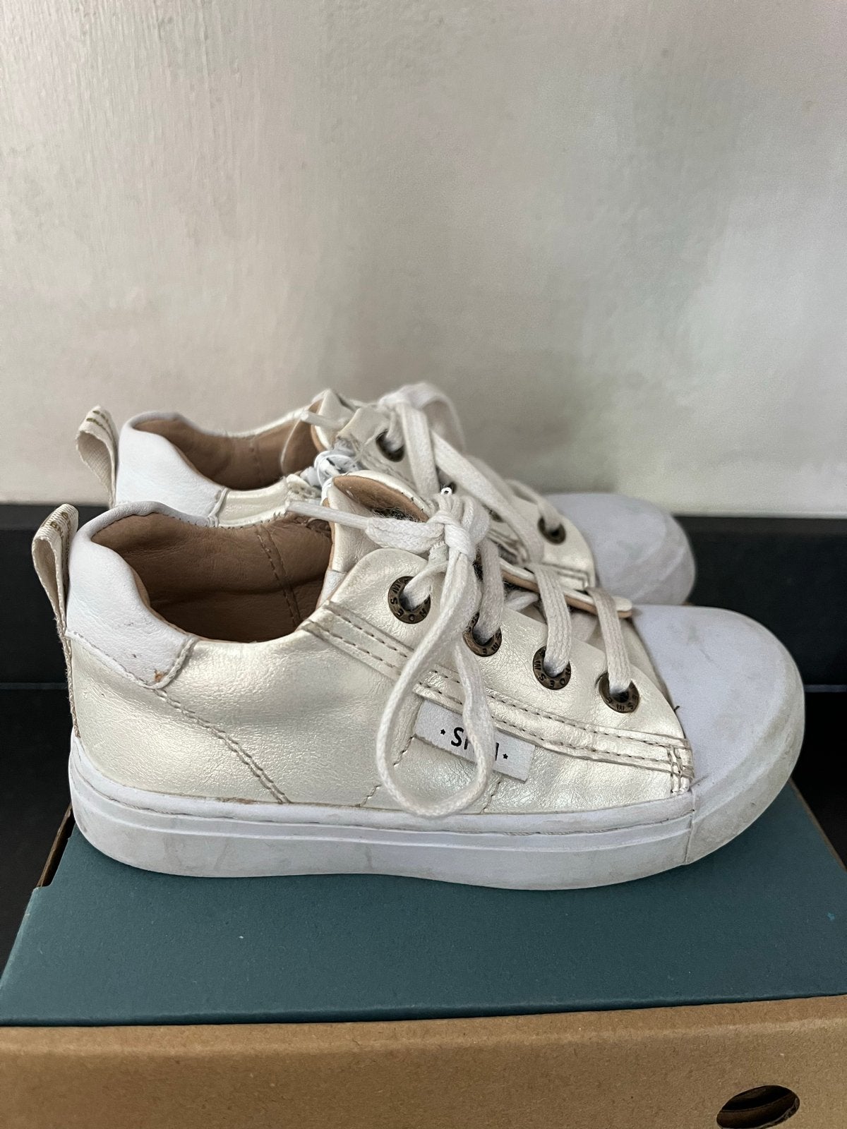 Shoesme meisjes sneaker maat 24, goudkleurig, Kinderen en Baby's, Kinderkleding | Schoenen en Sokken, Ophalen, Meisje, Schoenen