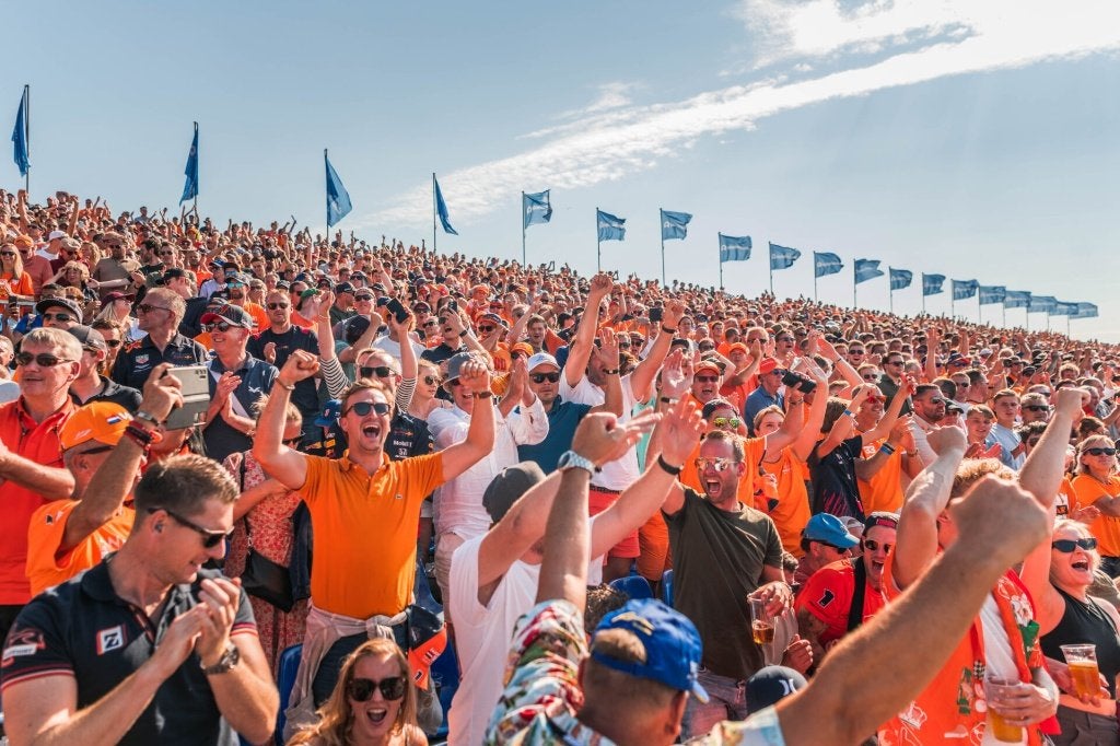 1 ticket Zondag F1 Dutch Grand Prix Zandvoort (Eastside 1), Tickets en Kaartjes, Evenementen en Festivals, Drie personen of meer
