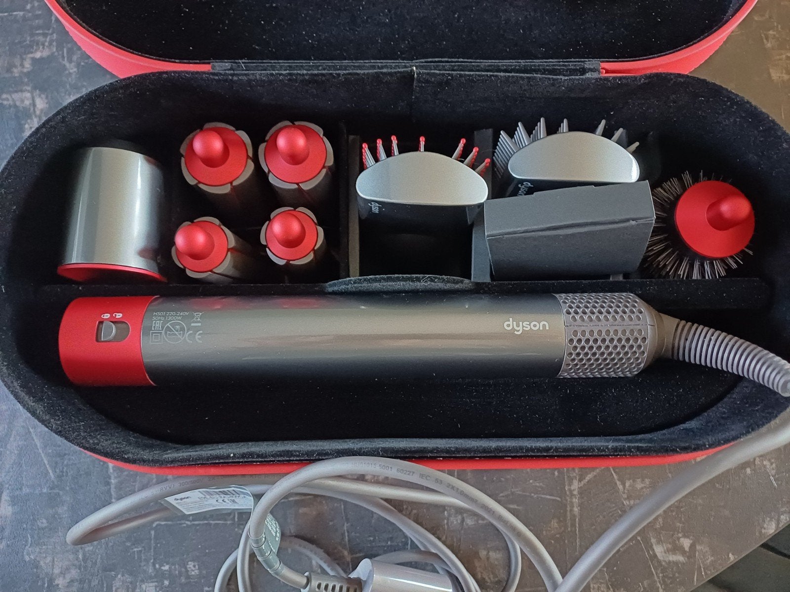 Dyson Airwrap Complete met accessoires en reisetui, Ophalen, Zo goed als nieuw, Krultang of Stijltang