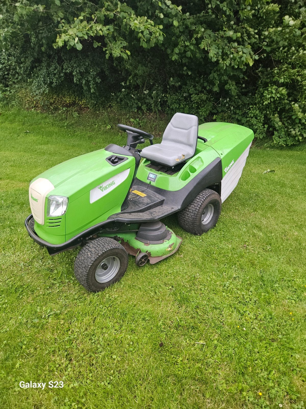 viking t6 6112 zitmaaier grasmaaier hst, Tuin en Terras, Ophalen of Verzenden, Gebruikt, Opvangbak, 90 tot 120 cm