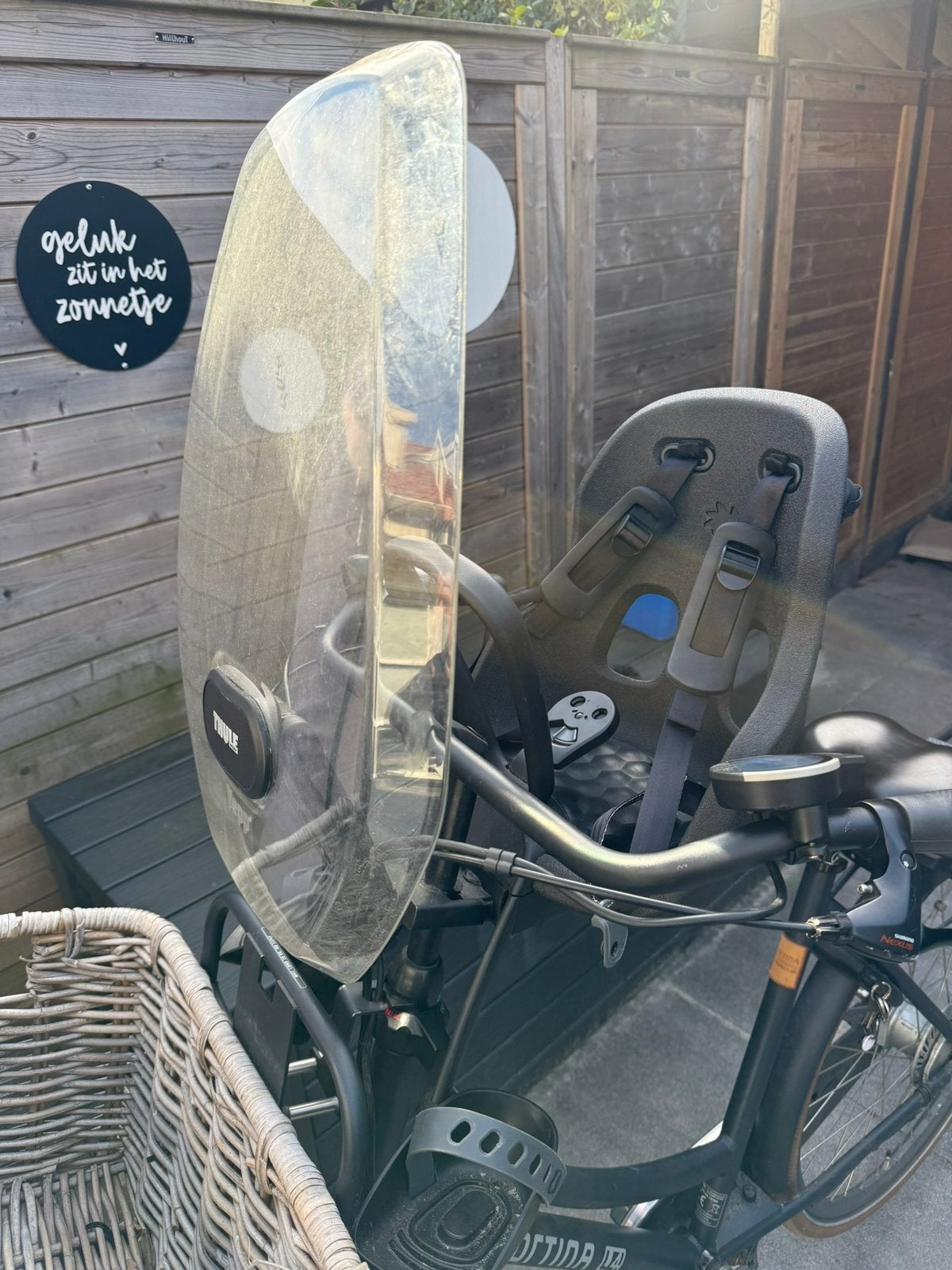 Thule Yepp Nexxt 2 Mini Fietszitje voor + windscherm, Voorzitje, Ophalen of Verzenden, 0 t/m 13 kg, Gebruikt