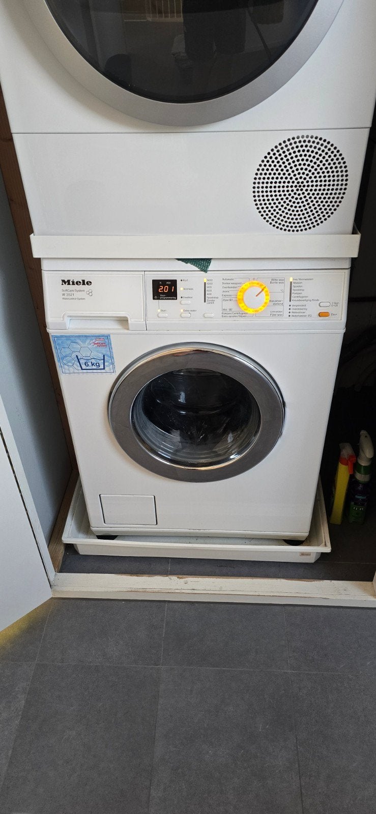Miele W 3521 SoftCare System Wasmachine - 6 kg, 1200 tot 1600 toeren, Gebruikt, 4 tot 6 kg, Handwasprogramma
